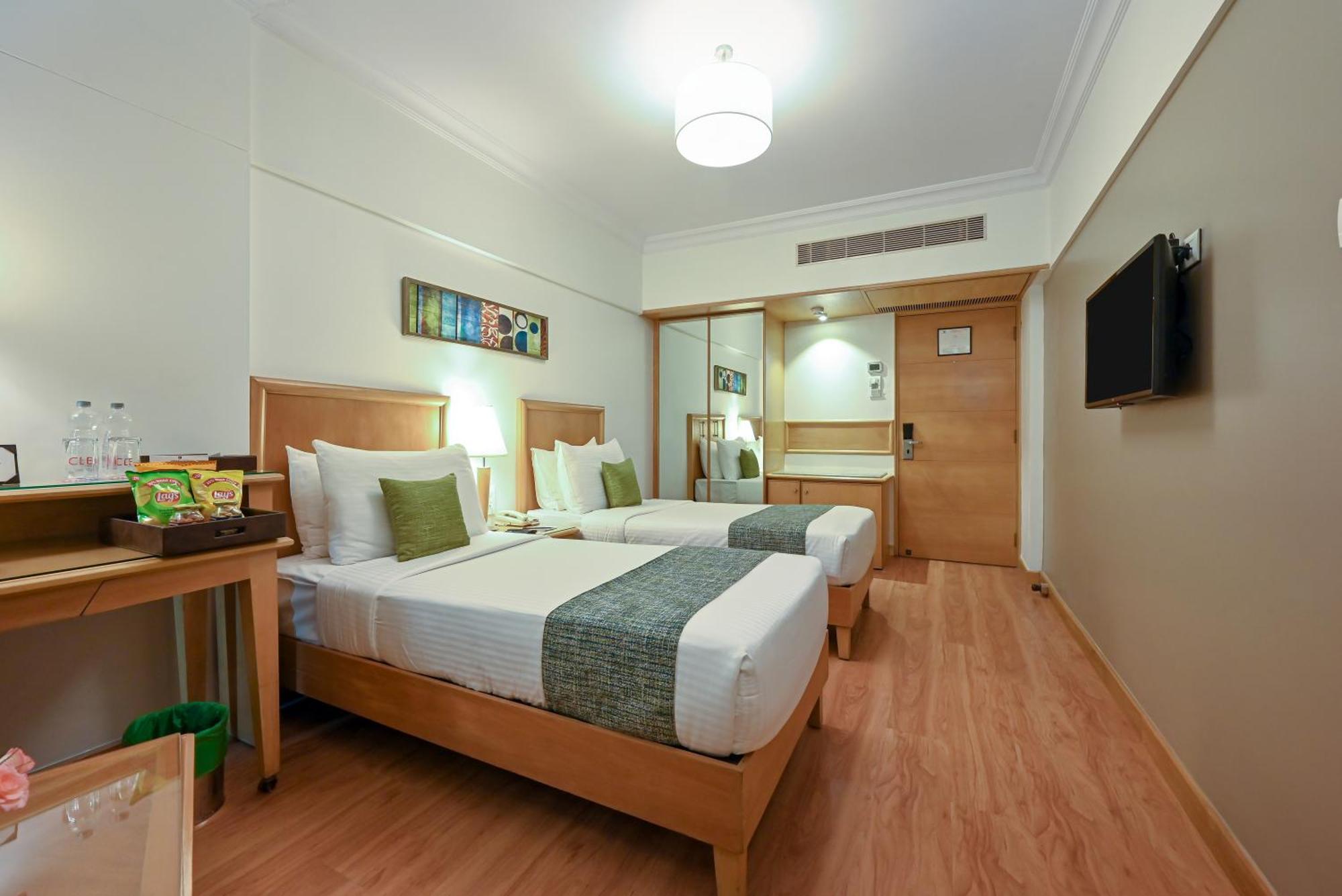 Fariyas , Colaba 4* Bombay