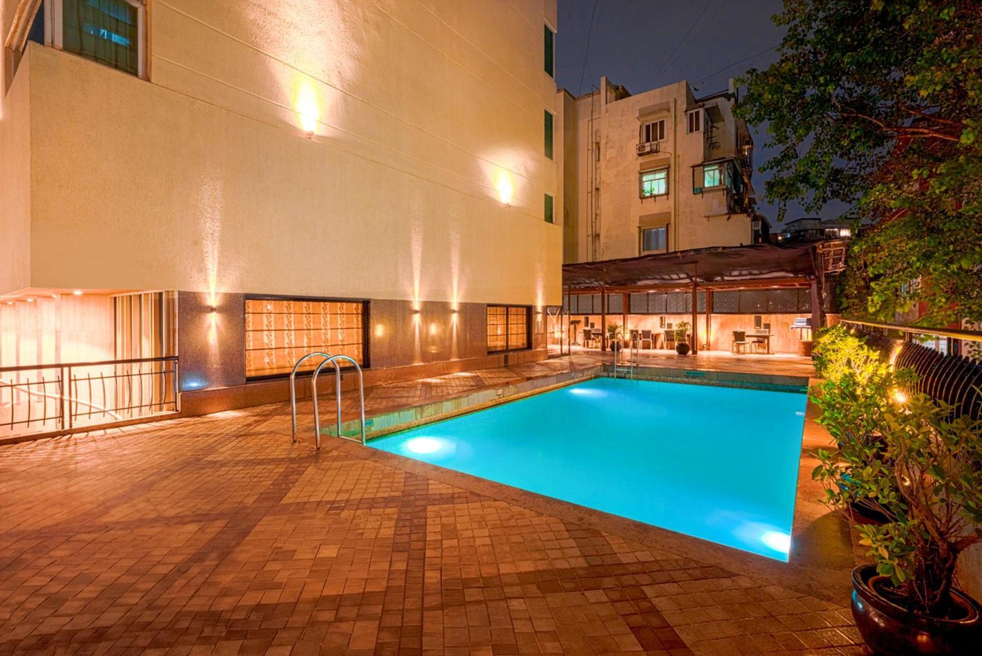 Fariyas , Colaba Hotel Bombay